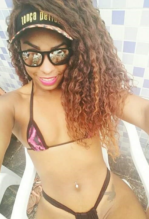 Aline carioca caliente en whatsapp desnuda
